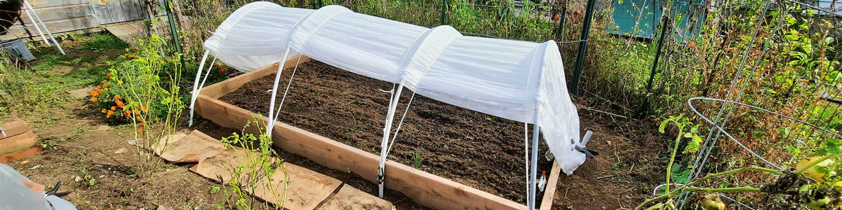 hoop-house-design-v1-conduit-cover-open